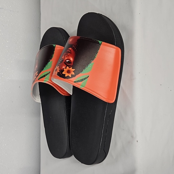 Flip Flops for Men, of a Women Print. B2 - Picture 4 of 12